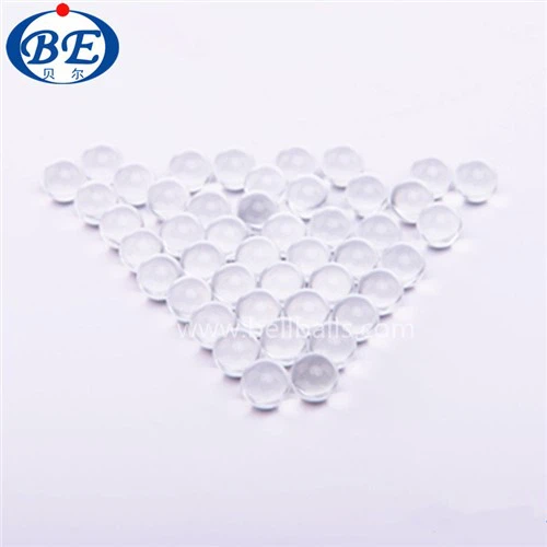 كرات زجاجية صغيرة